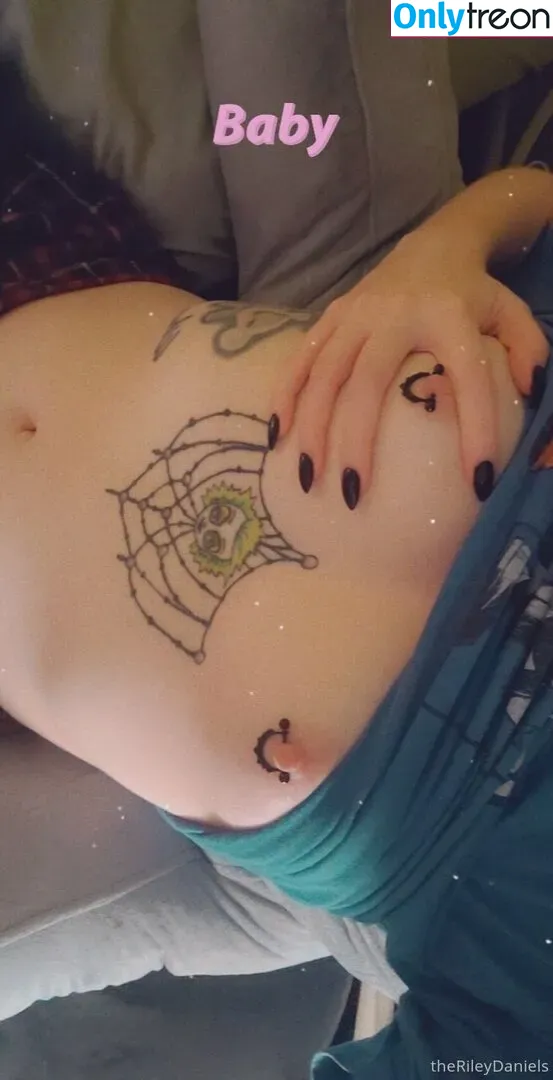 therileydaniels nude photo #0119 (rileyd.tv)