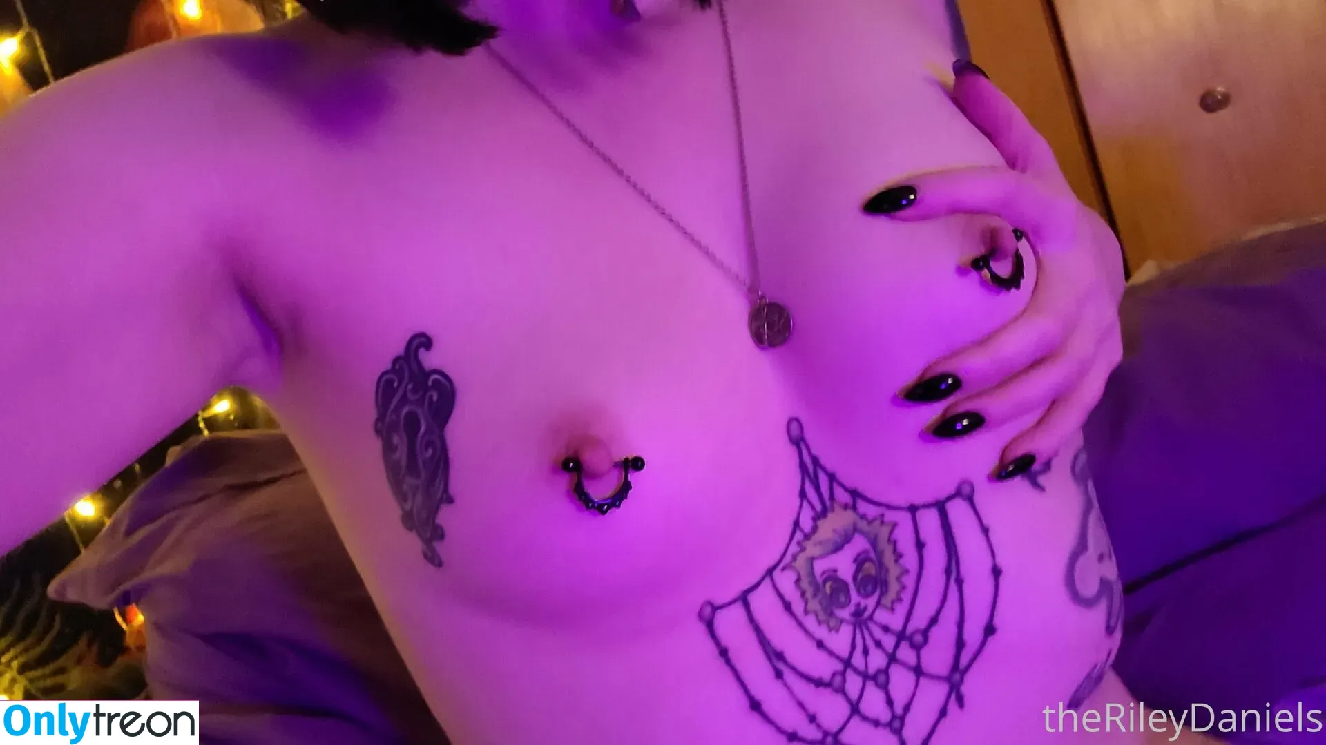 therileydaniels nude photo #0163 (rileyd.tv)