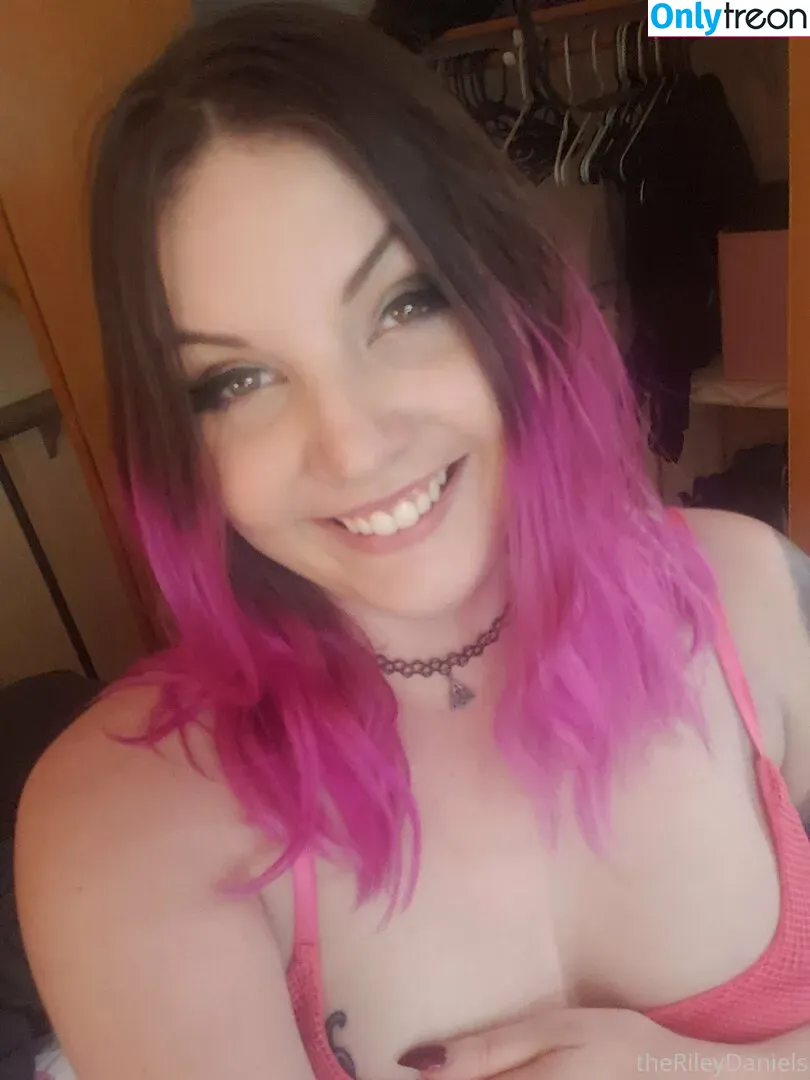 therileydaniels nude photo #0231 (rileyd.tv)