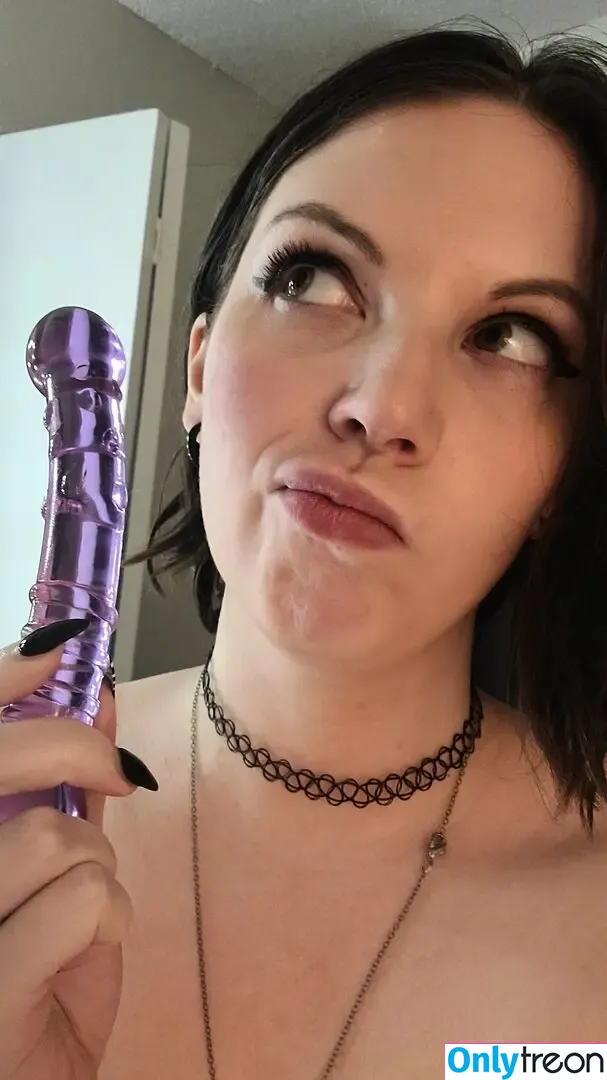 therileydanielsxxx nude photo #0007 (rileydanielss)