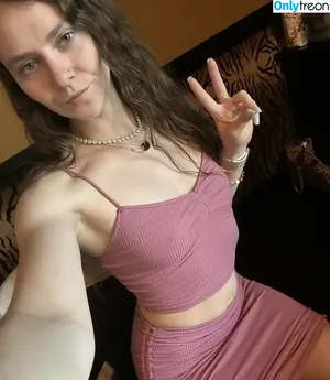 therileyrae / Freeaky Riley Rae / xorileyraexo nude photo #0001
