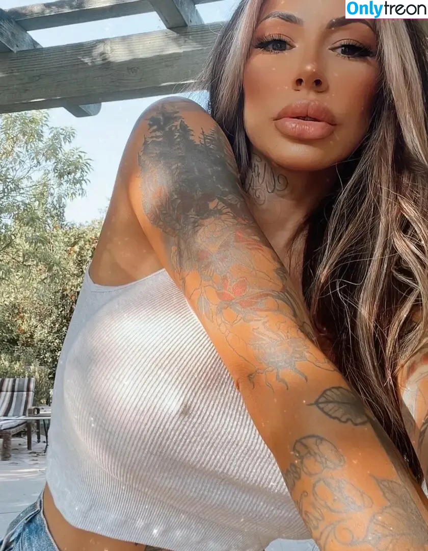 therosiemiller nude photo #0007 (rozmiller)