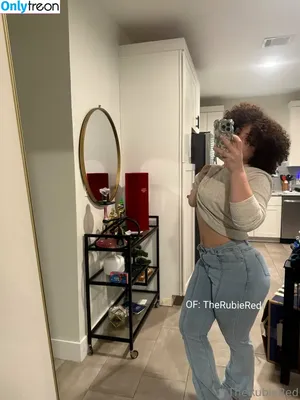 therubiered / theofficialrubeered nude photo #0002