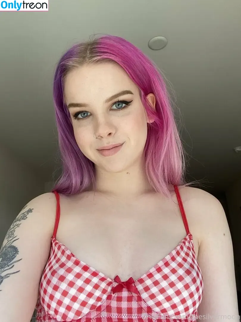 Thesilvermoon nude photo #0282 (TheSirenSilver / meowmoonxo / silvermoonlive)
