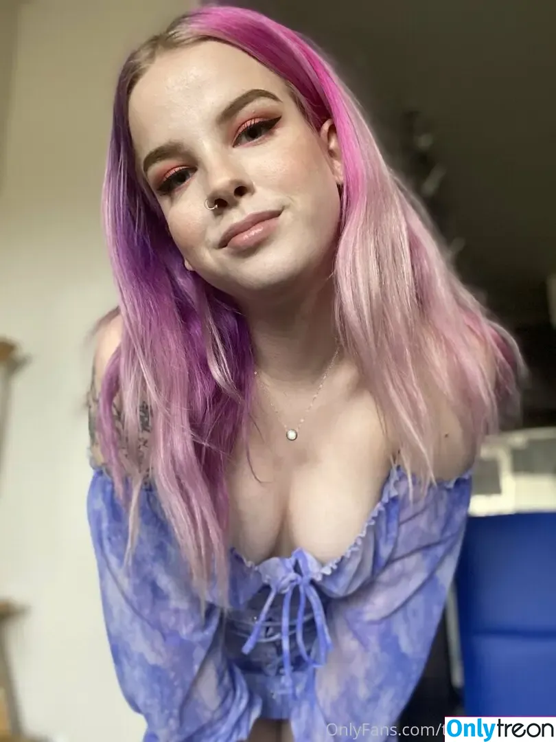 Thesilvermoon nude photo #1013 (TheSirenSilver / meowmoonxo / silvermoonlive)