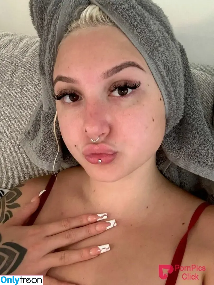 theskylarvox nude photo #0103 (theskylarvox_)