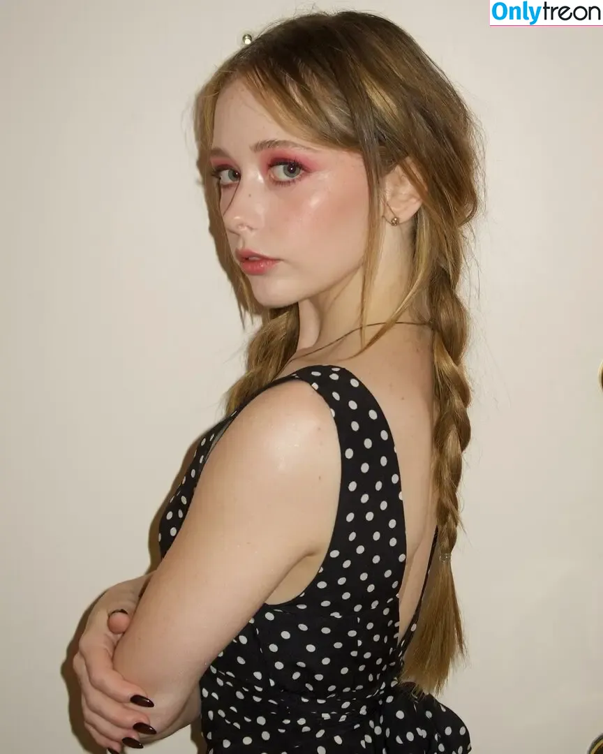 thestrawberrybutcher nude photo #0100 (SuzieSon / charlieisomething / mymotherfvckedmickjagger)