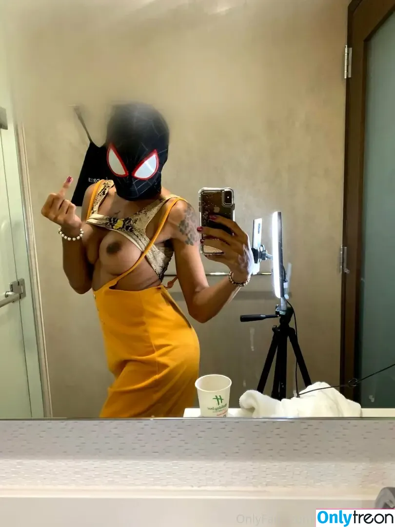 thetsunamimami nude photo #0001 (thetsunamimami)