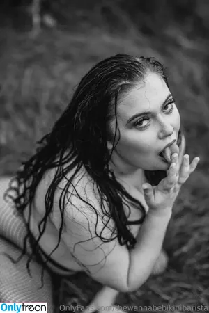  nude photo #0002