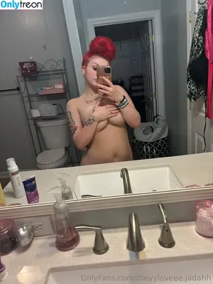 theyyloveee.jadahh / theyylovee.jayy nude photo #0029