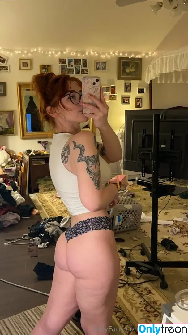 thiccameron nude photo #0416 (thiccameron)