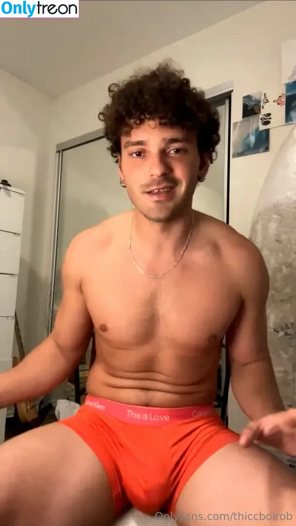 thiccboirob nude photo #0025 (thiccboi_)