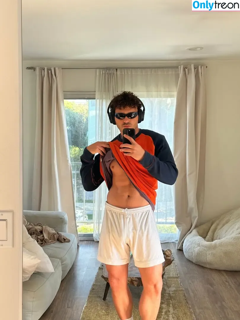 thiccboirob nude photo #0036 (thiccboi_)