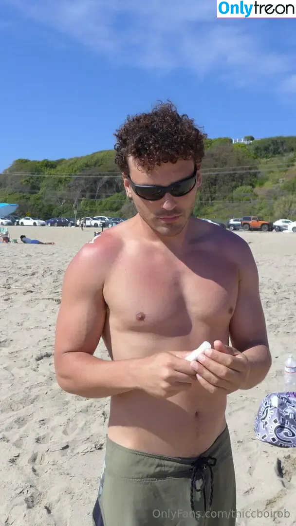 thiccboirob nude photo #0067 (thiccboi_)