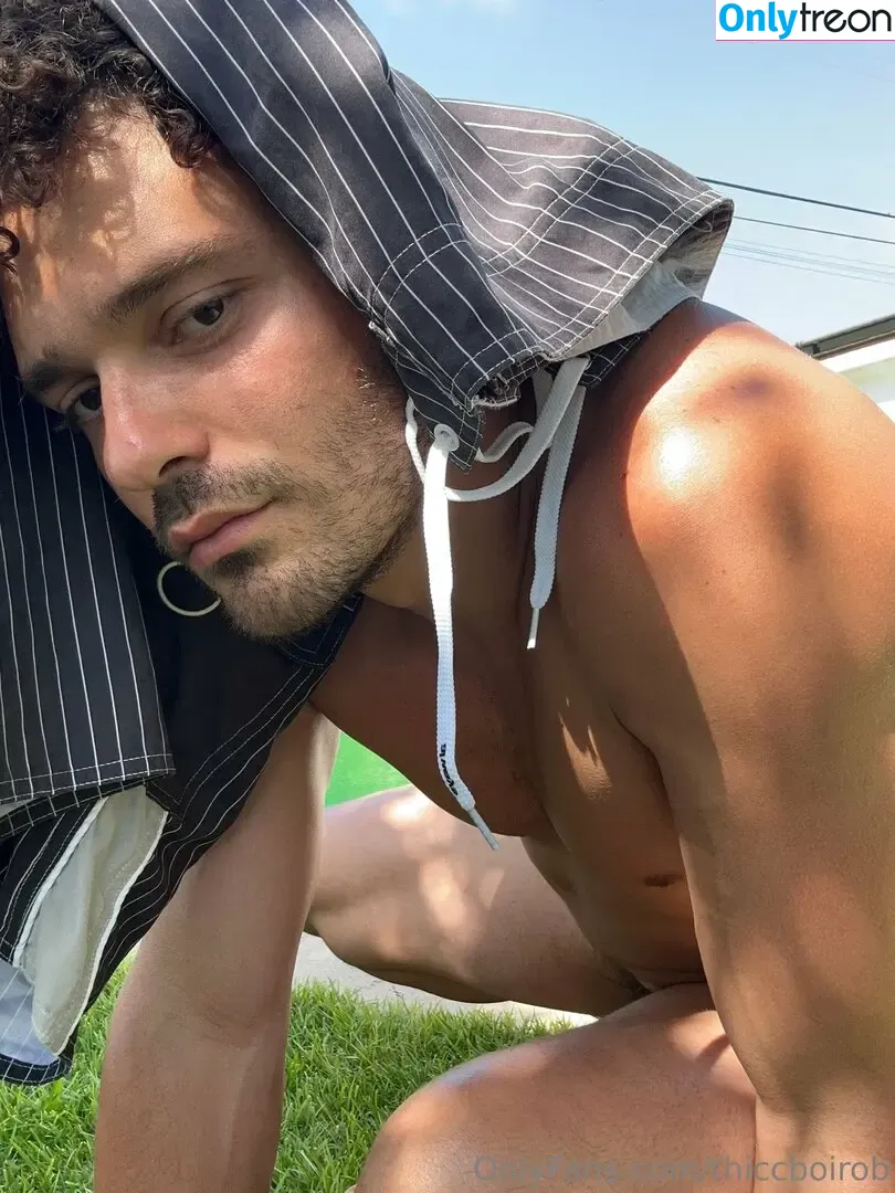 thiccboirob nude photo #0075 (thiccboi_)