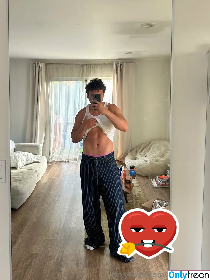 thiccboirob nude photo #0077 (thiccboi_)