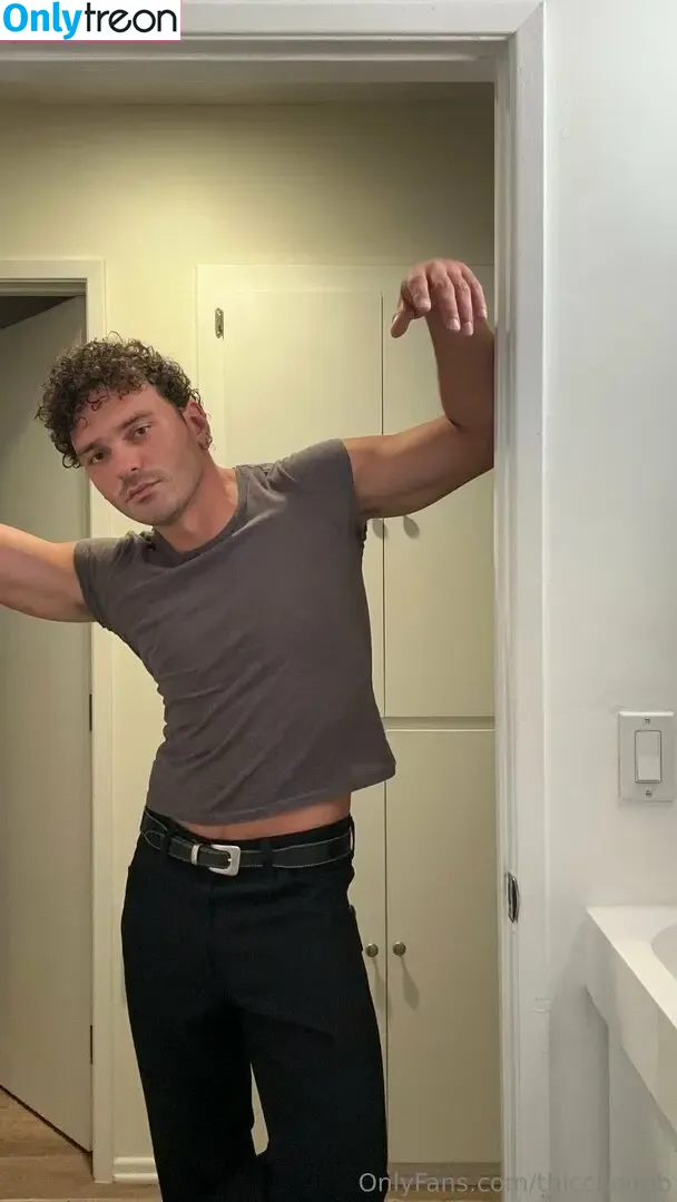 thiccboirob nude photo #0083 (thiccboi_)
