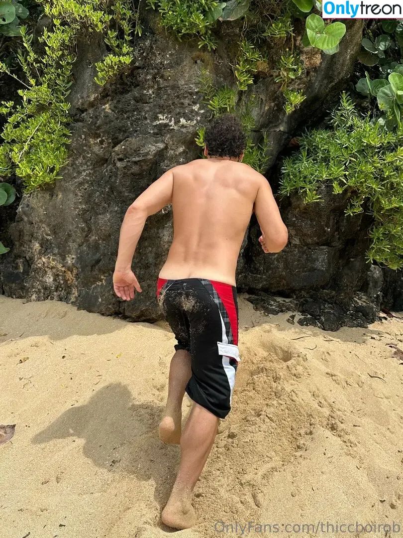 thiccboirob nude photo #0099 (thiccboi_)