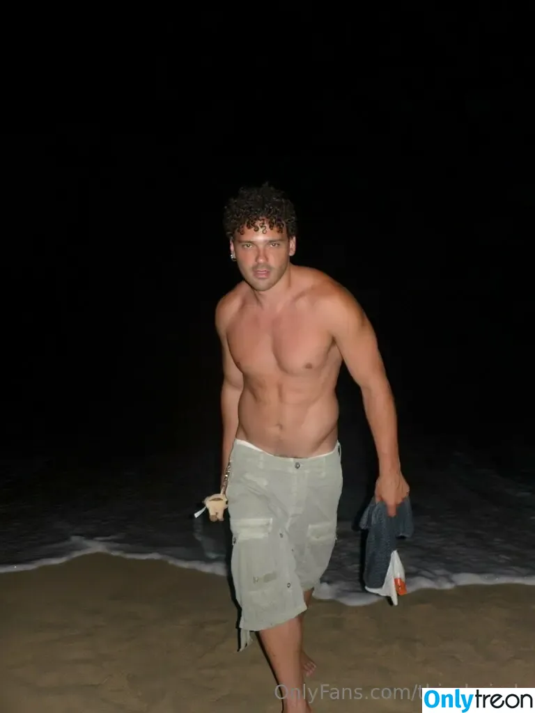 thiccboirob nude photo #0105 (thiccboi_)