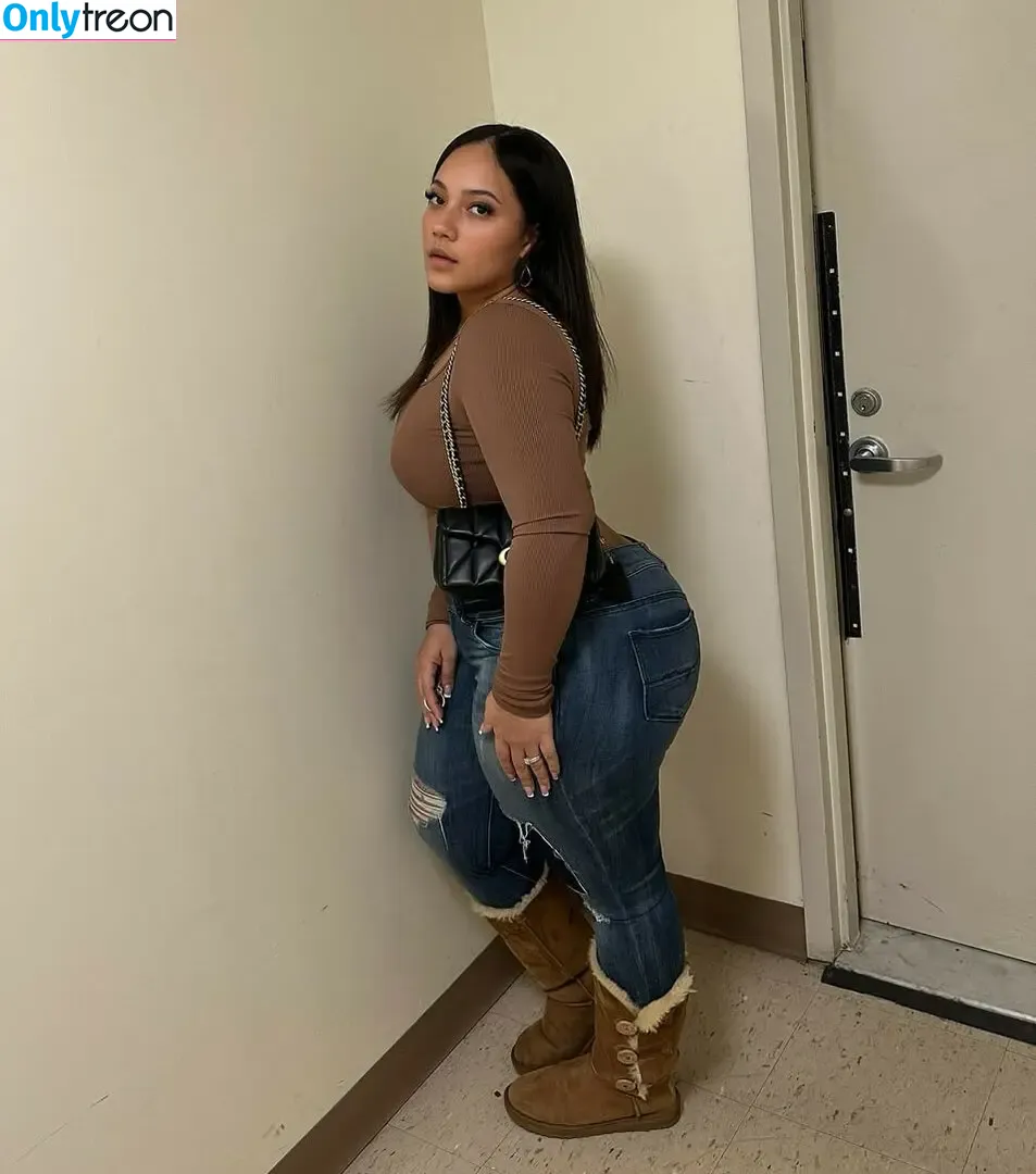 Thick Baddie nude photo #0050 (Brendalinboss.__ / nenasoopretty)