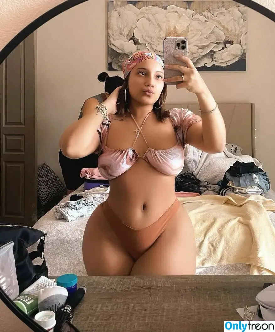Thick Baddie nude photo #0058 (Brendalinboss.__ / nenasoopretty)