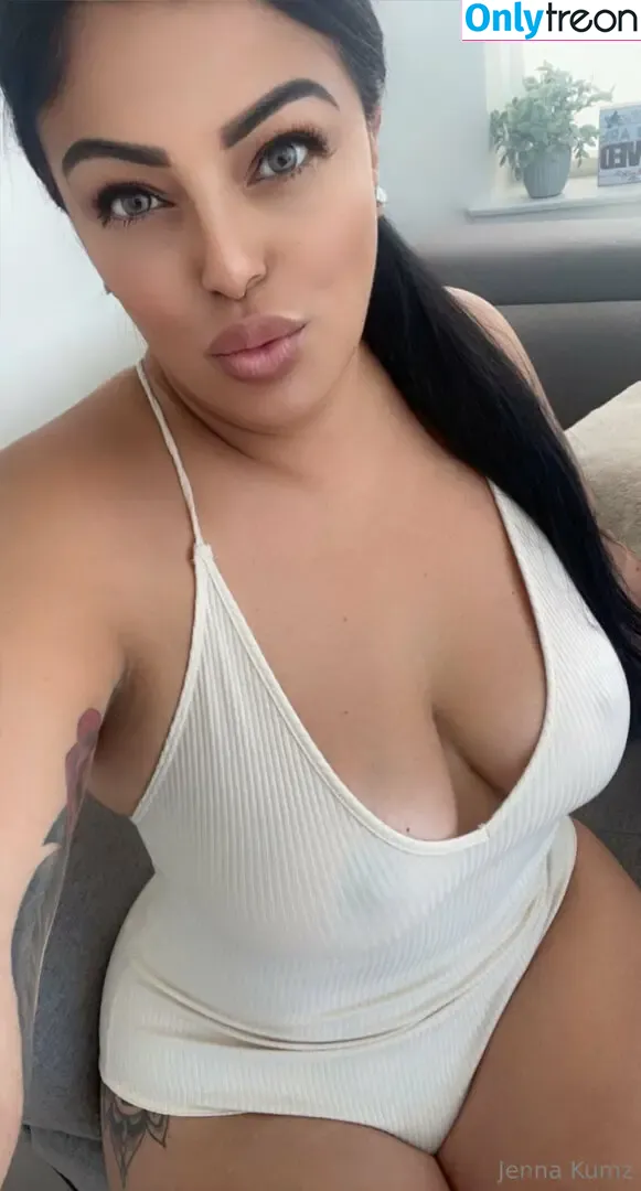 thickbaddie_jenna nude photo #0331 (thickbaddieee__)