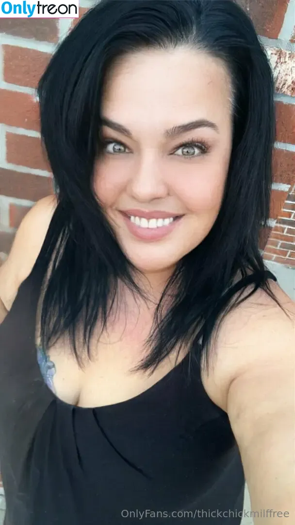 thickchickmilffree nude photo #0002 (thickchickmilffree)