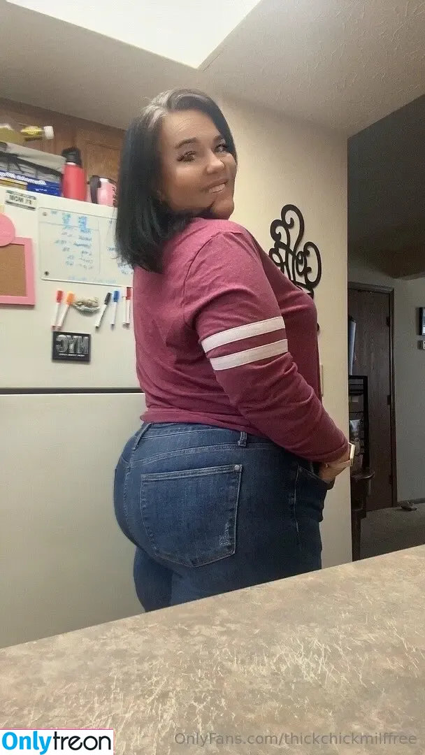 thickchickmilffree nude photo #0030 (thickchickmilffree)