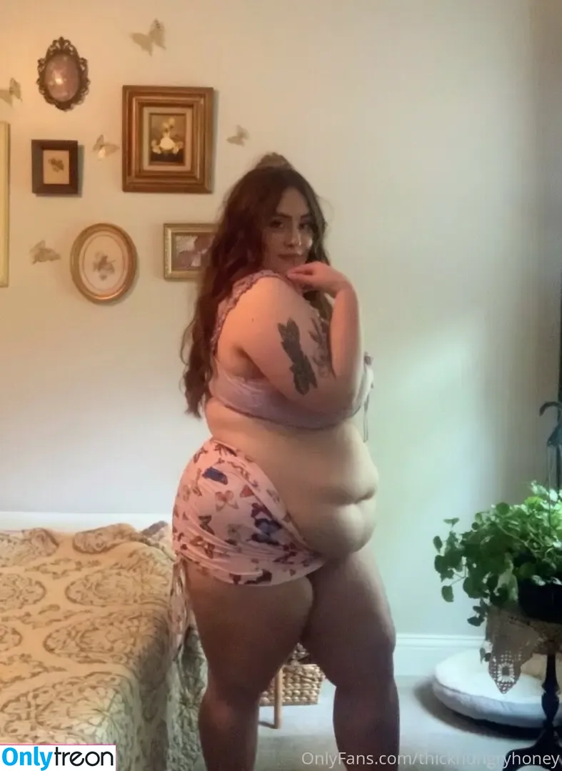 thickhungryhoney nude photo #0024 (bigchubbygirlslover)