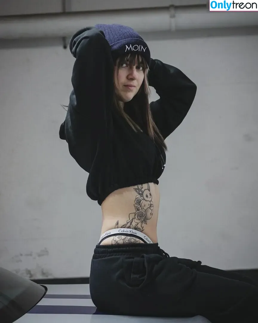 Thisislina nude photo #0006 (benzundbella)