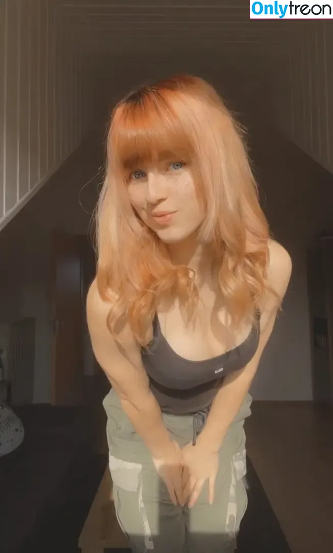 Thisislina nude photo #0036 (benzundbella)