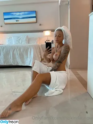 thiskindasnow / missboogey / this.kinda.snow nude photo #0013
