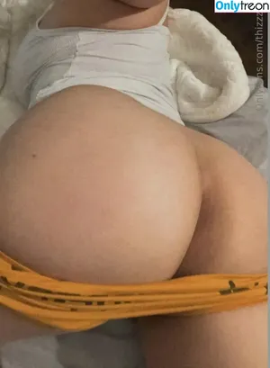 thizzzle / darealthizzzle nude photo #0008