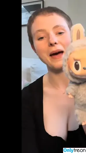Thomasin Mckenzie / thomasin.mckenzie nude photo #0303