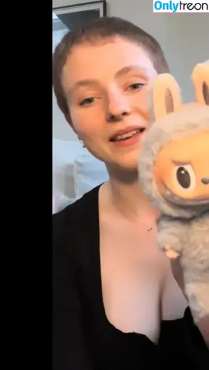 Thomasin Mckenzie / thomasin.mckenzie nude photo #0311
