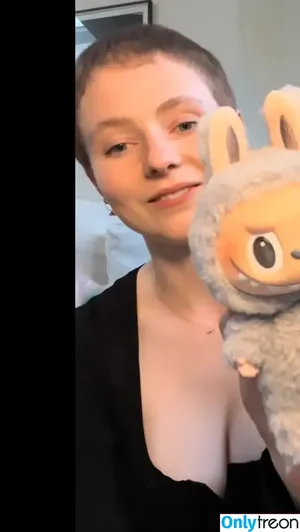 Thomasin Mckenzie / thomasin.mckenzie nude photo #0314