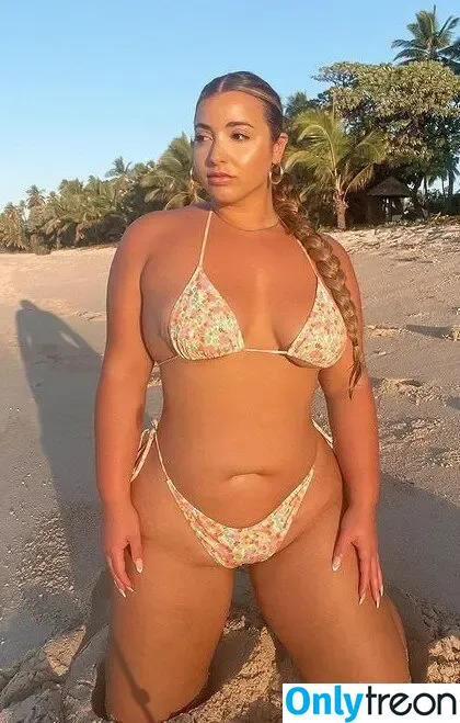 Tiana Sala nude photo #0003 (tianasala___)