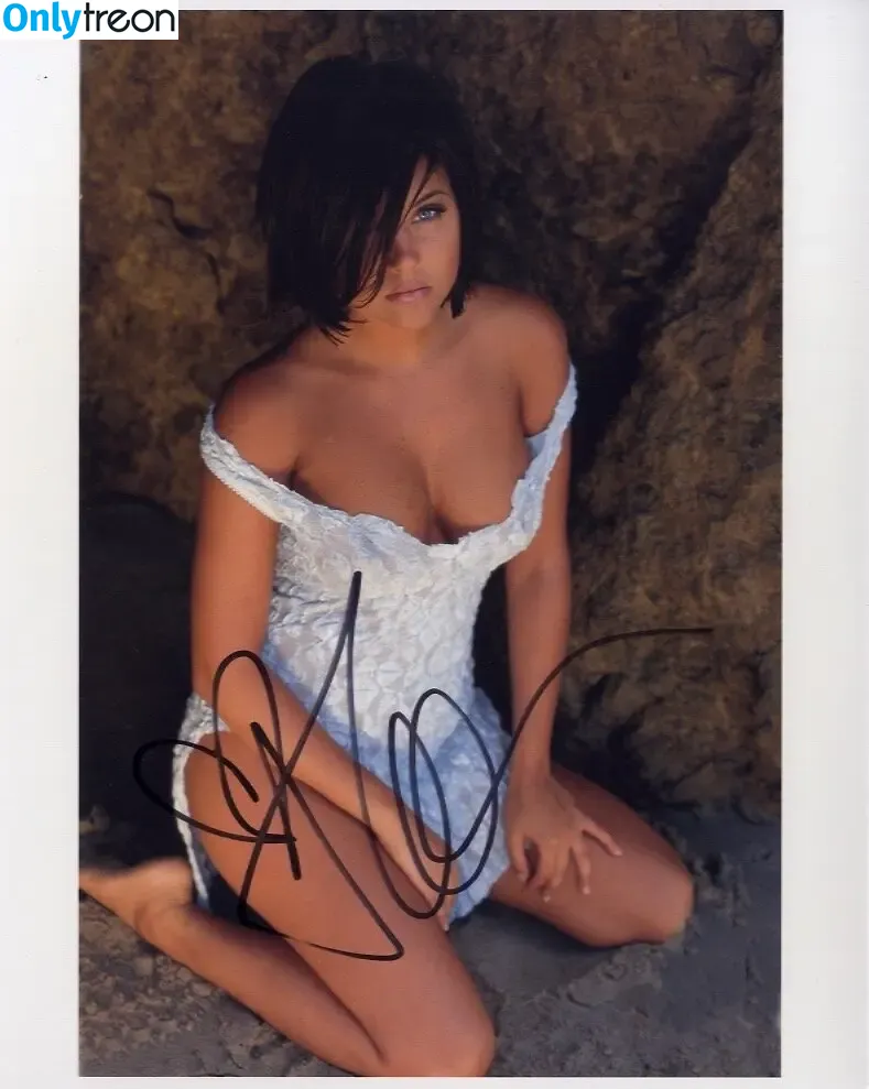 Tiffani Thiessen nude photo #0213 (tiffanithiessen)