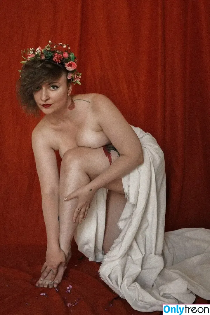 Tihiipiket nude photo #0001 (tichiypiket)