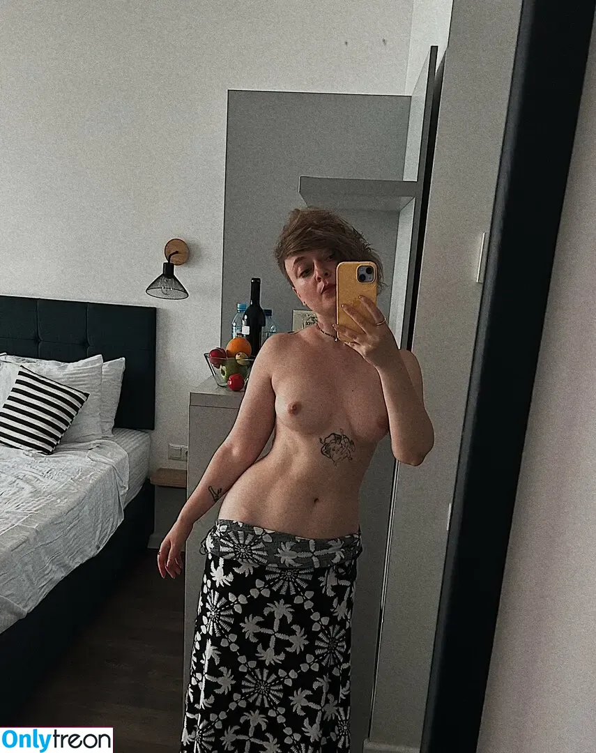 Tihiipiket nude photo #0010 (tichiypiket)