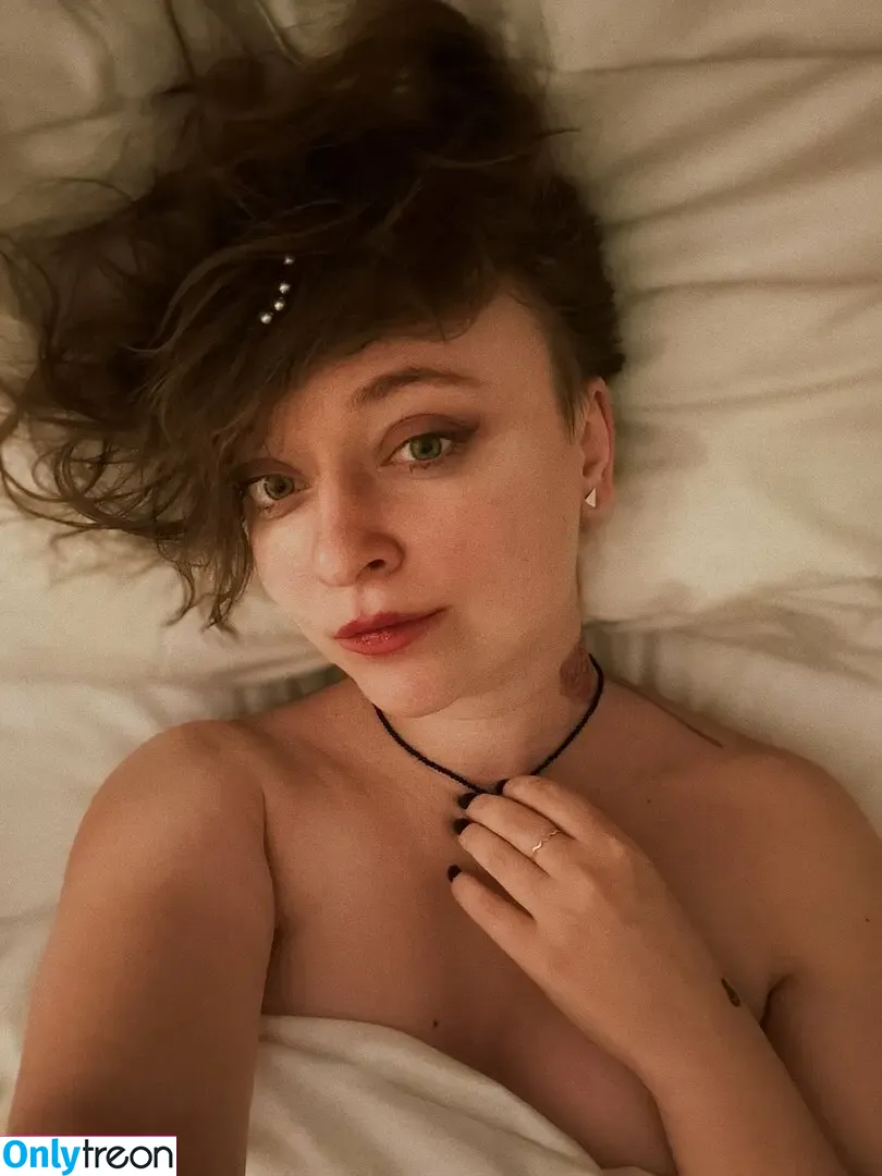Tihiipiket nude photo #0019 (tichiypiket)