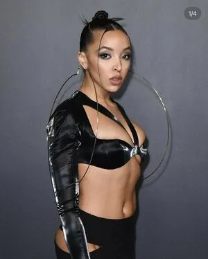 Tinashe / slimred_20 / tinashenow nude photo #0192