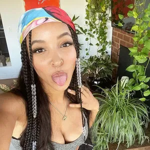 Tinashe / slimred_20 / tinashenow nude photo #0325