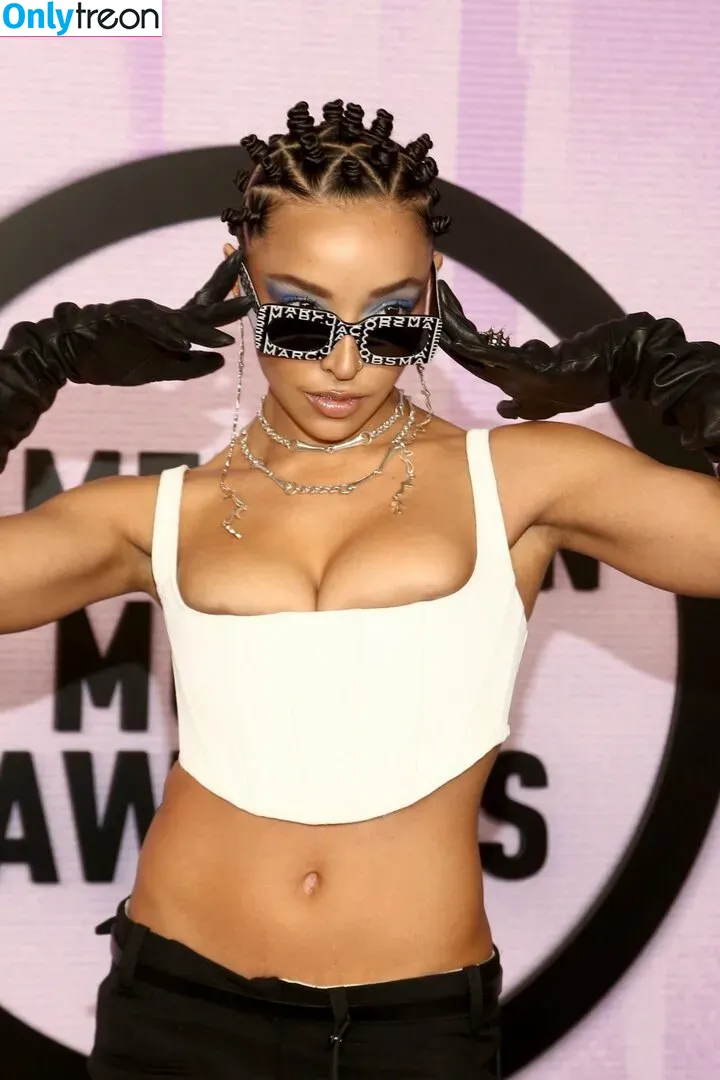 Tinashe nude photo #0220 (slimred_20 / tinashenow)
