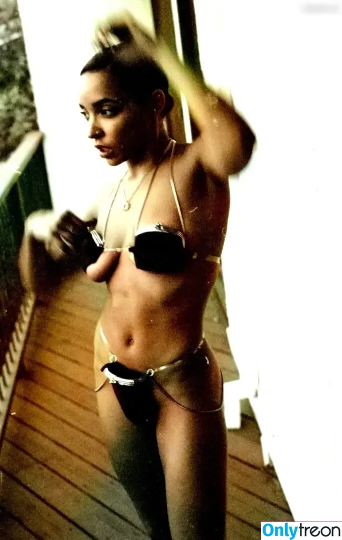 Tinashe nude photo #0540 (slimred_20 / tinashenow)