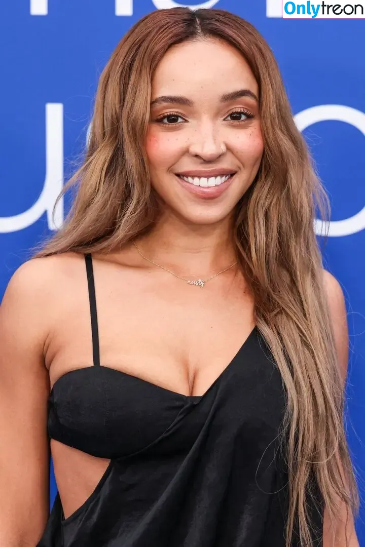 Tinashe nude photo #0586 (slimred_20 / tinashenow)