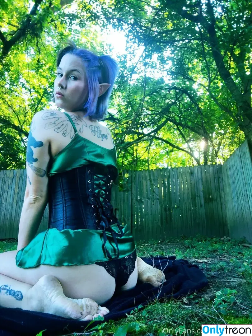 tingletown nude photo #0033 (tingle.town.asmr)