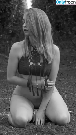 Tinuvielx / xLuthien / Luthien21 / tinuvielx nude photo #0050
