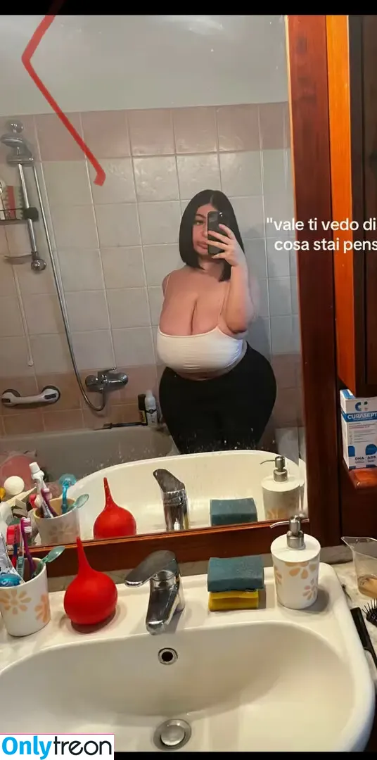 tinuzzol4 nude photo #0002 (tinuzzol4)