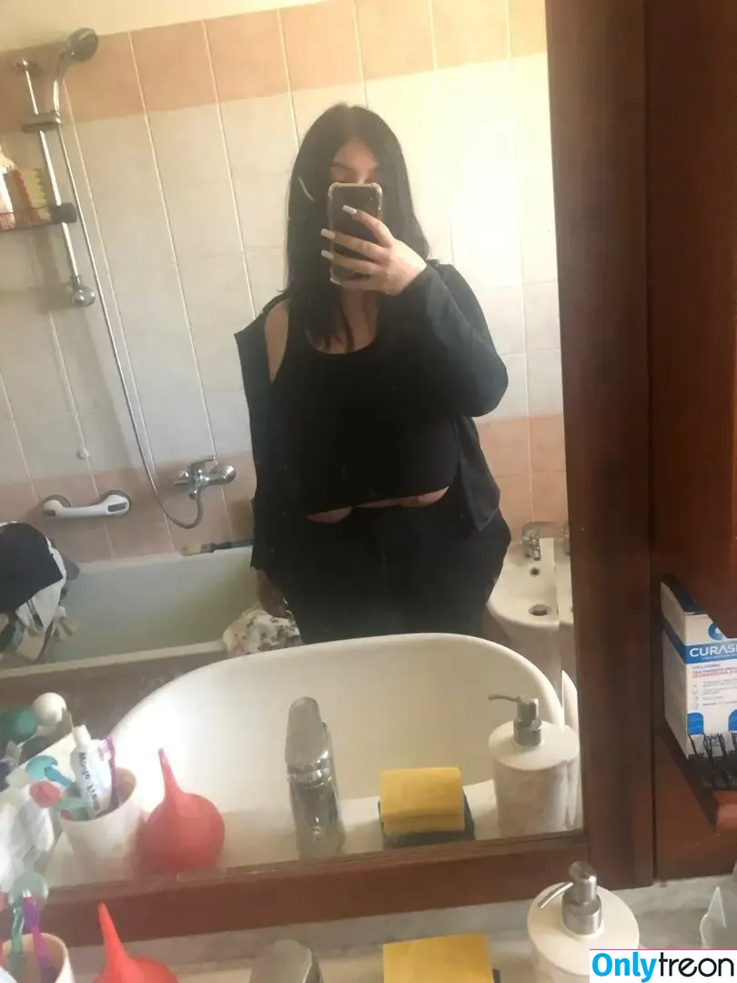 tinuzzol4 nude photo #0003 (tinuzzol4)